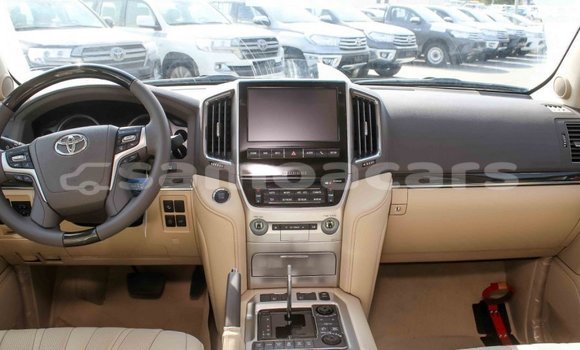 Buy Import Toyota Land Cruiser White Car in Import - Dubai in A'ana Buy Import Toyota Land Cruiser White Car in Import - Dubai in A'ana