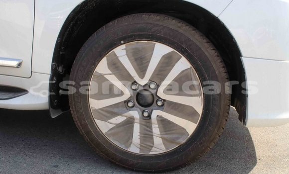 Buy Import Toyota Land Cruiser White Car in Import - Dubai in A'ana Buy Import Toyota Land Cruiser White Car in Import - Dubai in A'ana