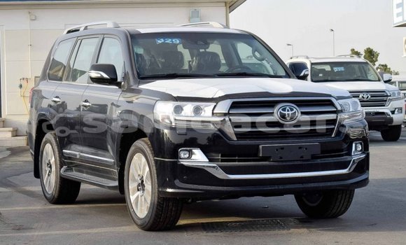 Acheter Import Voiture Toyota Land Cruiser Noir à Import - Dubai, A'ana Acheter Import Voiture Toyota Land Cruiser Noir à Import - Dubai, A'ana