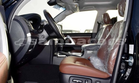 Acheter Import Voiture Toyota Land Cruiser Noir à Import - Dubai, A'ana Acheter Import Voiture Toyota Land Cruiser Noir à Import - Dubai, A'ana