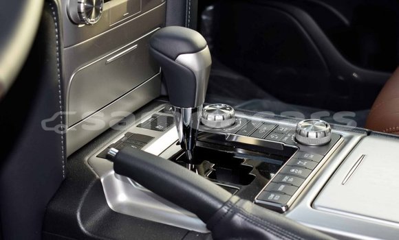 Acheter Import Voiture Toyota Land Cruiser Noir à Import - Dubai, A'ana Acheter Import Voiture Toyota Land Cruiser Noir à Import - Dubai, A'ana