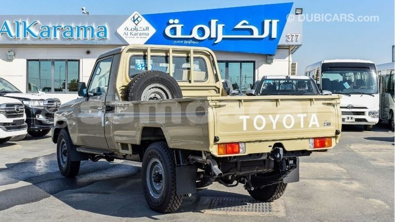 Big with watermark toyota land cruiser a ana import dubai 3660