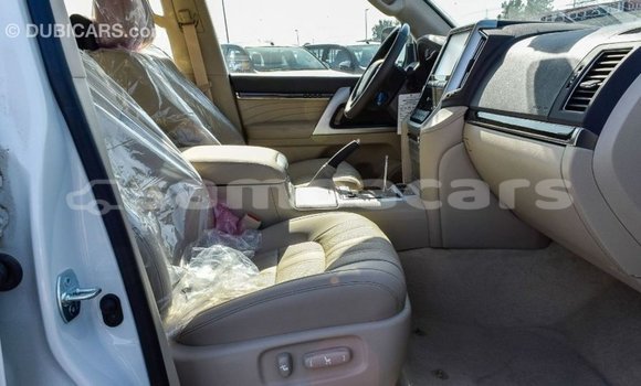 Buy Import Toyota Land Cruiser White Car in Import - Dubai in A'ana Buy Import Toyota Land Cruiser White Car in Import - Dubai in A'ana