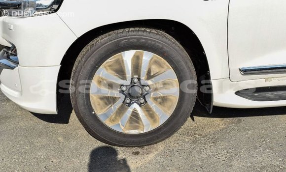 Buy Import Toyota Land Cruiser White Car in Import - Dubai in A'ana Buy Import Toyota Land Cruiser White Car in Import - Dubai in A'ana