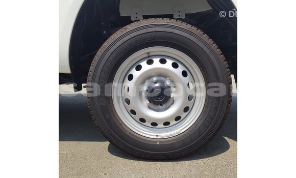 Acheter Import Voiture Toyota Hilux Blanc à Import - Dubai, A'ana Acheter Import Voiture Toyota Hilux Blanc à Import - Dubai, A'ana