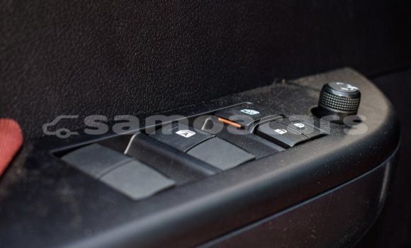 Acheter Import Voiture Toyota Hilux Blanc à Import - Dubai, A'ana Acheter Import Voiture Toyota Hilux Blanc à Import - Dubai, A'ana