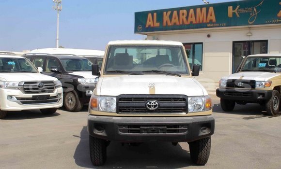 Acheter Import Voiture Toyota Land Cruiser Beige à Import - Dubai, A'ana Acheter Import Voiture Toyota Land Cruiser Beige à Import - Dubai, A'ana