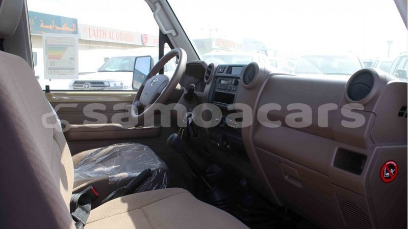 Big with watermark toyota land cruiser a ana import dubai 3671