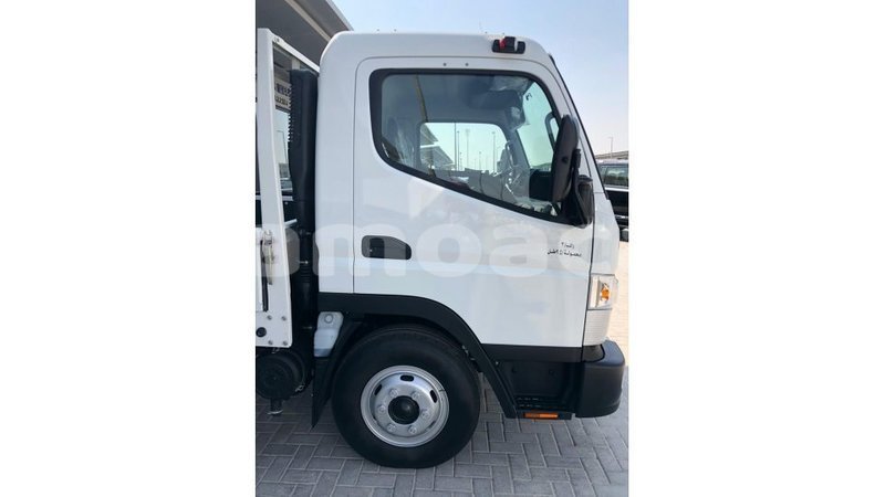 Big with watermark mitsubishi carisma a ana import dubai 3673