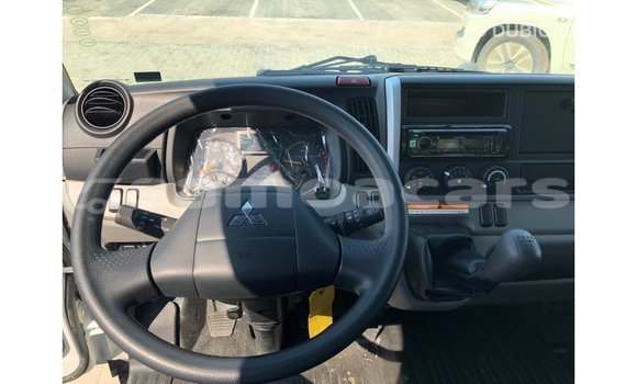 Buy Import Mitsubishi Carisma White Car in Import - Dubai in A'ana Buy Import Mitsubishi Carisma White Car in Import - Dubai in A'ana