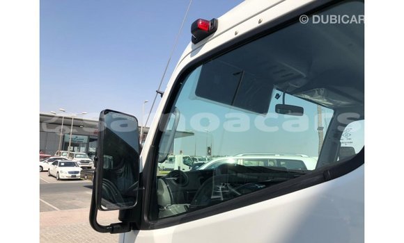 Buy Import Mitsubishi Carisma White Car in Import - Dubai in A'ana Buy Import Mitsubishi Carisma White Car in Import - Dubai in A'ana