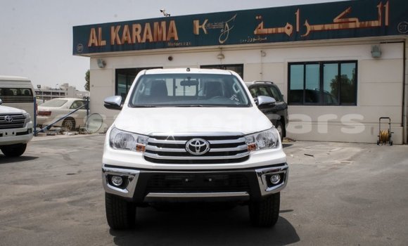 Acheter Import Voiture Toyota Hilux Blanc à Import - Dubai, A'ana Acheter Import Voiture Toyota Hilux Blanc à Import - Dubai, A'ana