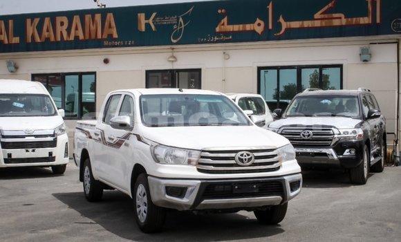 Acheter Import Voiture Toyota Hilux Blanc à Import - Dubai, A'ana Acheter Import Voiture Toyota Hilux Blanc à Import - Dubai, A'ana