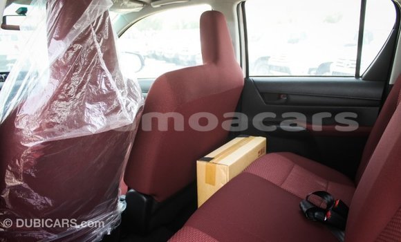 Acheter Import Voiture Toyota Hilux Blanc à Import - Dubai, A'ana Acheter Import Voiture Toyota Hilux Blanc à Import - Dubai, A'ana