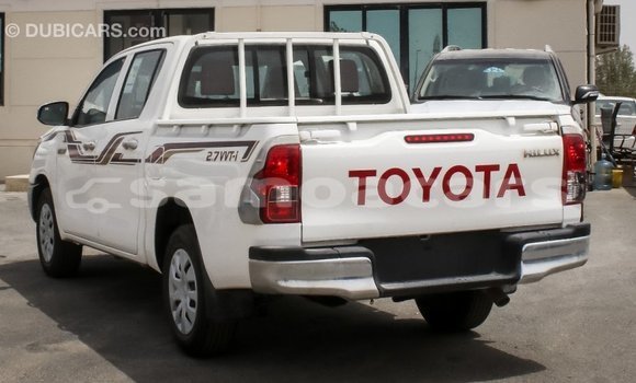 Acheter Import Voiture Toyota Hilux Blanc à Import - Dubai, A'ana Acheter Import Voiture Toyota Hilux Blanc à Import - Dubai, A'ana
