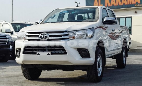 Buy Import Toyota Hilux White Car in Import - Dubai in A'ana Buy Import Toyota Hilux White Car in Import - Dubai in A'ana