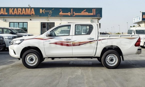 Buy Import Toyota Hilux White Car in Import - Dubai in A'ana Buy Import Toyota Hilux White Car in Import - Dubai in A'ana