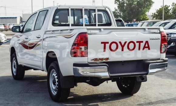 Buy Import Toyota Hilux White Car in Import - Dubai in A'ana Buy Import Toyota Hilux White Car in Import - Dubai in A'ana