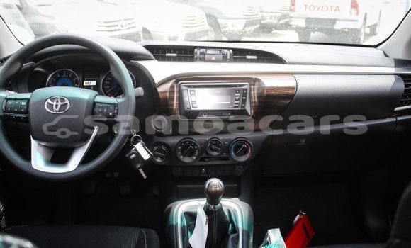 Buy Import Toyota Hilux White Car in Import - Dubai in A'ana Buy Import Toyota Hilux White Car in Import - Dubai in A'ana