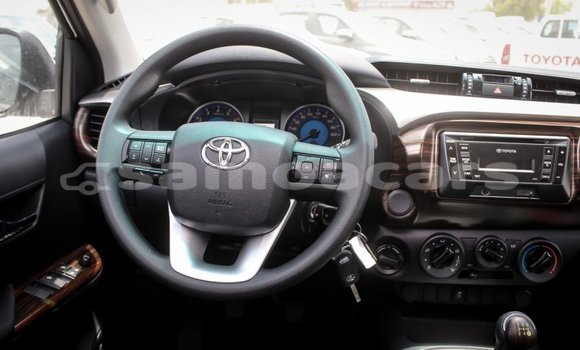 Buy Import Toyota Hilux White Car in Import - Dubai in A'ana Buy Import Toyota Hilux White Car in Import - Dubai in A'ana