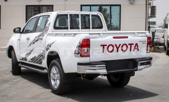 Buy Import Toyota Hilux White Car in Import - Dubai in A'ana Buy Import Toyota Hilux White Car in Import - Dubai in A'ana