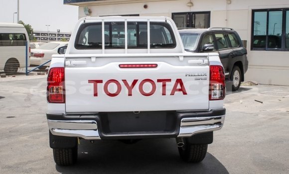 Buy Import Toyota Hilux White Car in Import - Dubai in A'ana Buy Import Toyota Hilux White Car in Import - Dubai in A'ana