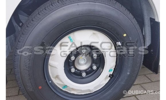 Acheter Import Voiture Toyota Hiace Blanc à Import - Dubai, A'ana Acheter Import Voiture Toyota Hiace Blanc à Import - Dubai, A'ana