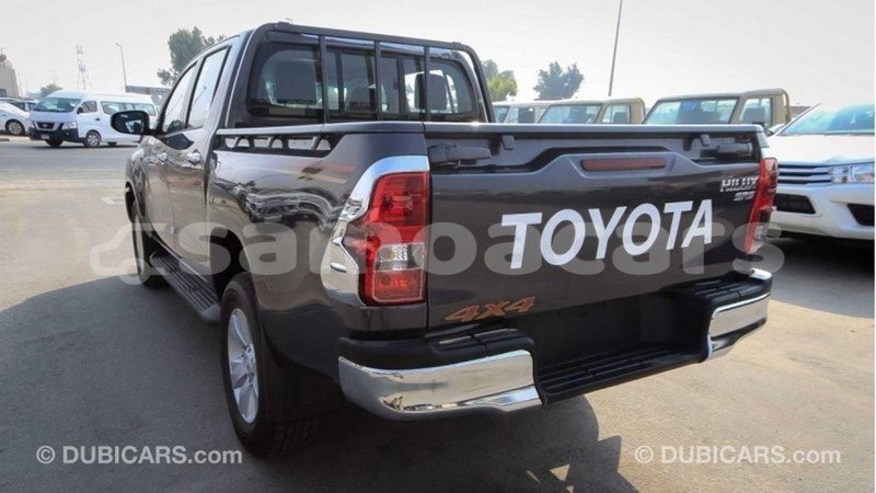 Big with watermark toyota hilux a ana import dubai 3691