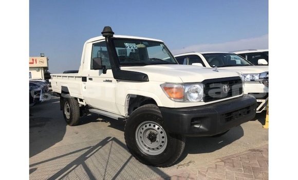Buy Import Toyota Land Cruiser White Car in Import - Dubai in A'ana Buy Import Toyota Land Cruiser White Car in Import - Dubai in A'ana