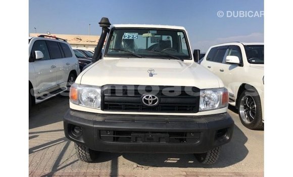 Buy Import Toyota Land Cruiser White Car in Import - Dubai in A'ana Buy Import Toyota Land Cruiser White Car in Import - Dubai in A'ana
