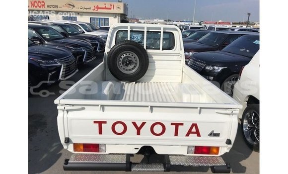 Buy Import Toyota Land Cruiser White Car in Import - Dubai in A'ana Buy Import Toyota Land Cruiser White Car in Import - Dubai in A'ana
