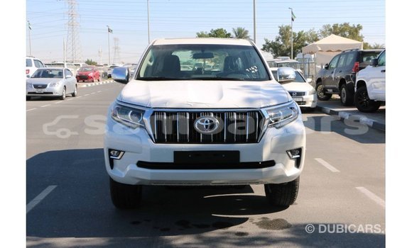 Acheter Import Voiture Toyota Prado Blanc à Import - Dubai, A'ana Acheter Import Voiture Toyota Prado Blanc à Import - Dubai, A'ana