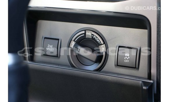 Acheter Import Voiture Toyota Prado Blanc à Import - Dubai, A'ana Acheter Import Voiture Toyota Prado Blanc à Import - Dubai, A'ana