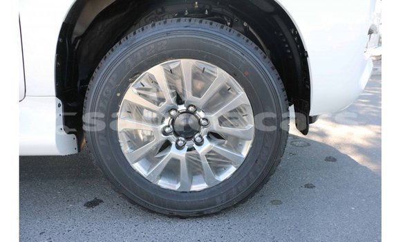 Acheter Import Voiture Toyota Prado Blanc à Import - Dubai, A'ana Acheter Import Voiture Toyota Prado Blanc à Import - Dubai, A'ana
