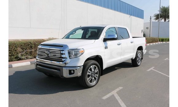 Acheter Import Voiture Toyota Tundra Blanc à Import - Dubai, A'ana Acheter Import Voiture Toyota Tundra Blanc à Import - Dubai, A'ana