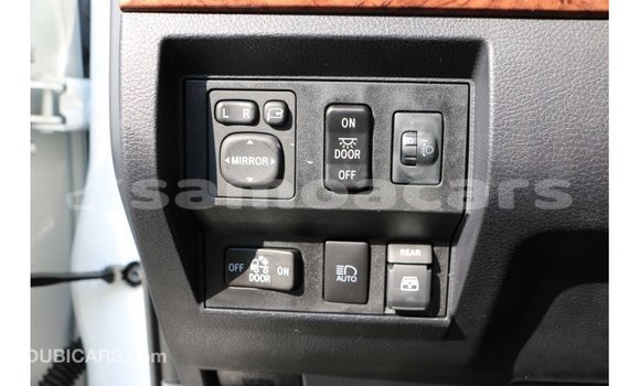 Acheter Import Voiture Toyota Tundra Blanc à Import - Dubai, A'ana Acheter Import Voiture Toyota Tundra Blanc à Import - Dubai, A'ana