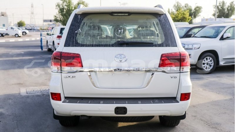 Big with watermark toyota land cruiser a ana import dubai 3703