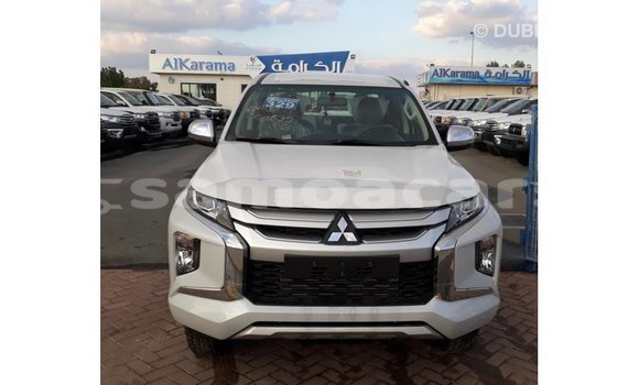 Acheter Import Voiture Mitsubishi L200 Blanc à Import - Dubai, A'ana Acheter Import Voiture Mitsubishi L200 Blanc à Import - Dubai, A'ana