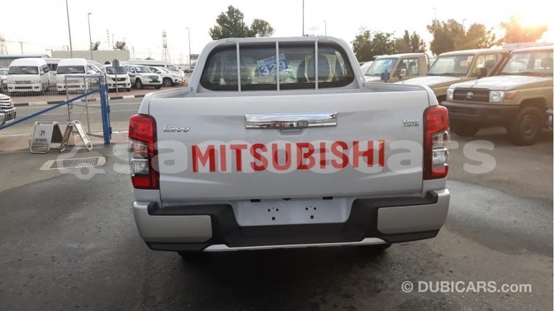 Big with watermark mitsubishi l200 a ana import dubai 3704