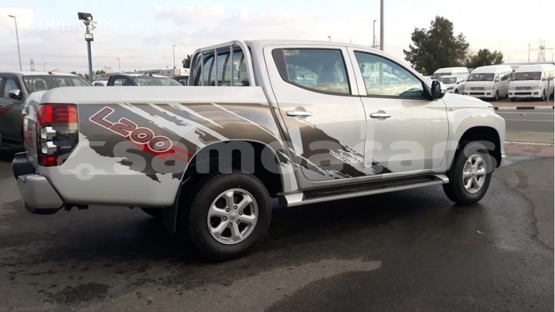 Big with watermark mitsubishi l200 a ana import dubai 3704