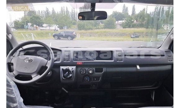 Acheter Import Voiture Toyota Hiace Blanc à Import - Dubai, A'ana Acheter Import Voiture Toyota Hiace Blanc à Import - Dubai, A'ana