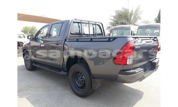 Acheter Import Voiture Toyota Hilux Noir à Import - Dubai, A'ana Acheter Import Voiture Toyota Hilux Noir à Import - Dubai, A'ana