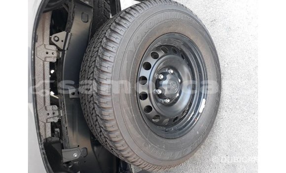 Acheter Import Voiture Toyota Hilux Noir à Import - Dubai, A'ana Acheter Import Voiture Toyota Hilux Noir à Import - Dubai, A'ana