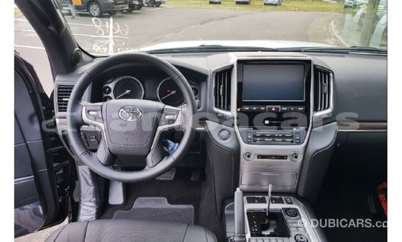 Acheter Import Voiture Toyota Land Cruiser Noir à Import - Dubai, A'ana Acheter Import Voiture Toyota Land Cruiser Noir à Import - Dubai, A'ana