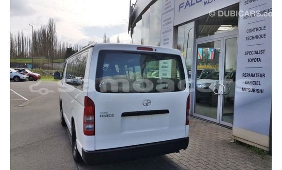 Acheter Import Voiture Toyota Hiace Blanc à Import - Dubai, A'ana Acheter Import Voiture Toyota Hiace Blanc à Import - Dubai, A'ana
