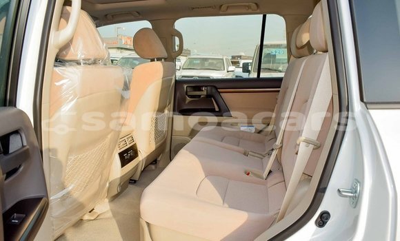 Buy Import Toyota Land Cruiser White Car in Import - Dubai in A'ana Buy Import Toyota Land Cruiser White Car in Import - Dubai in A'ana