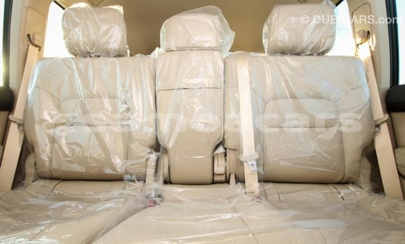 Acheter Import Voiture Toyota Land Cruiser Noir à Import - Dubai, A'ana Acheter Import Voiture Toyota Land Cruiser Noir à Import - Dubai, A'ana