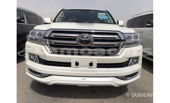 Buy Import Toyota Land Cruiser White Car in Import - Dubai in A'ana Buy Import Toyota Land Cruiser White Car in Import - Dubai in A'ana