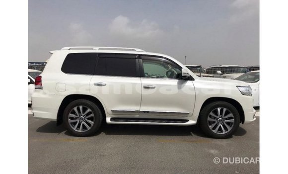 Buy Import Toyota Land Cruiser White Car in Import - Dubai in A'ana Buy Import Toyota Land Cruiser White Car in Import - Dubai in A'ana