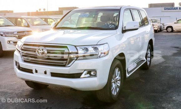 Acheter Import Voiture Toyota Land Cruiser Blanc à Import - Dubai, A'ana Acheter Import Voiture Toyota Land Cruiser Blanc à Import - Dubai, A'ana